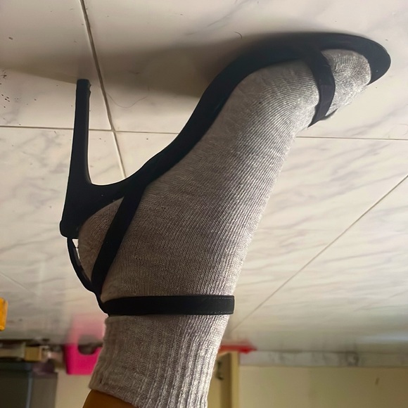 Pointed heels - Picture 4 of 6